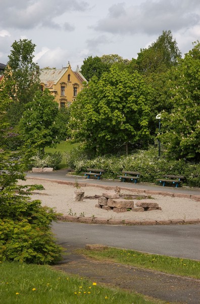 Frøyas Have - Det gule huset har adresse Drammensveien 102B